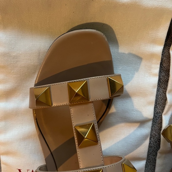Valentino Roman Stud slide sandals - Picture 2 of 9